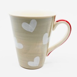 Tasse beige cœur blanc